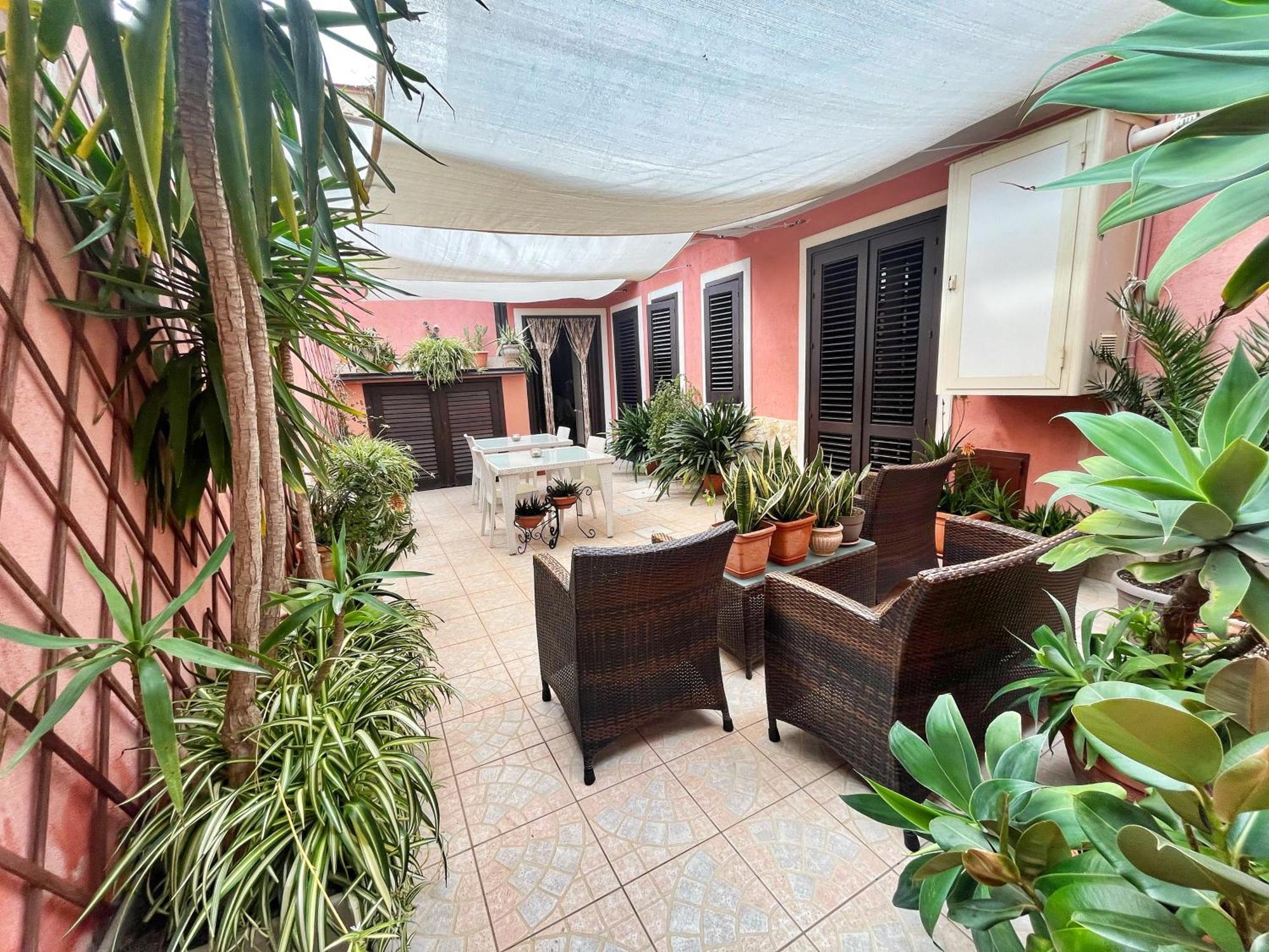 B&B Epos Acitrezza Buitenkant foto
